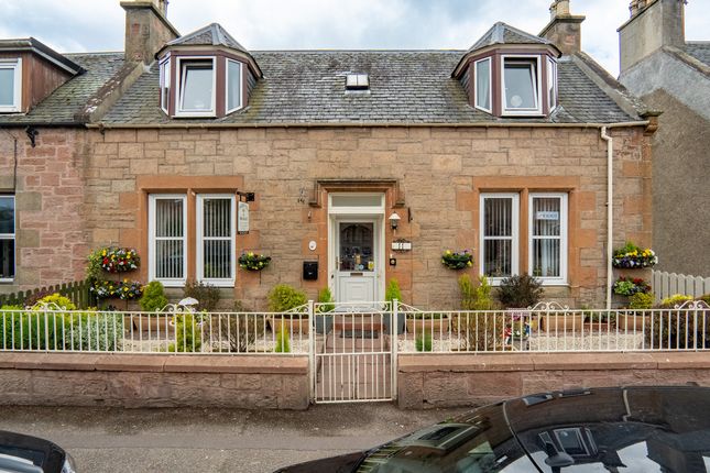 6 bedroom semi-detached house for sale