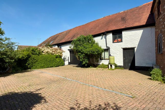 St Marys Lane, Tewkesbury GL20 3 bed semi