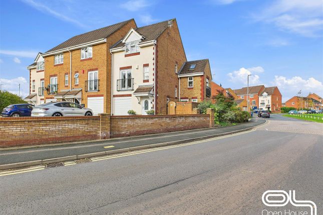 3 bedroom end of terrace house for sale