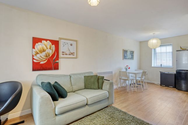 Maria Court, Hesper Road, CO2 8JP 2 bed flat for sale