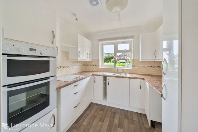 2 bedroom semi-detached bungalow for sale