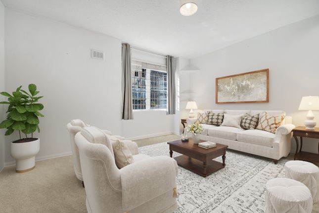 Uverdale Road, Chelsea 2 bed apartment for sale