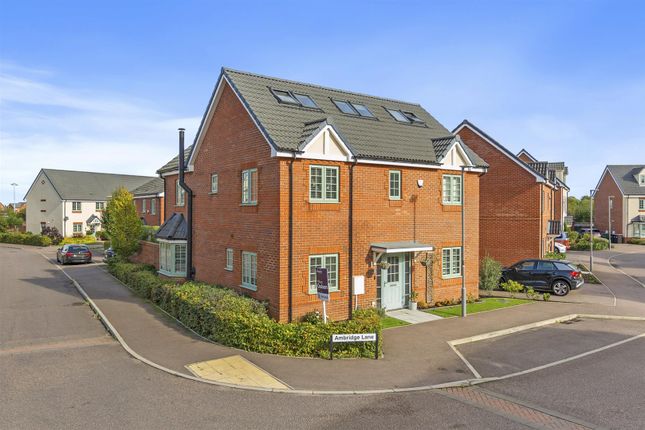5 bed detached house