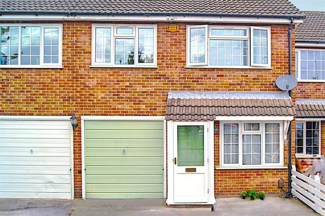 Myrtle Grove, Beeston 3 bed terraced house for sale