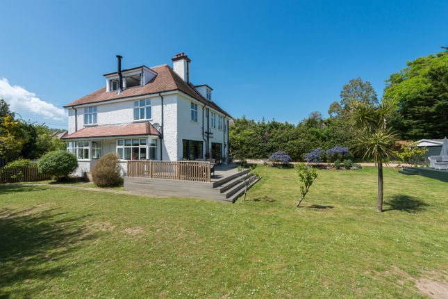 6 bedroom detached house for sale