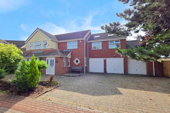 5 bed detached house