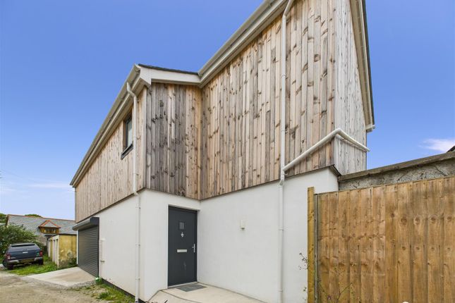 2 bedroom detached house for sale