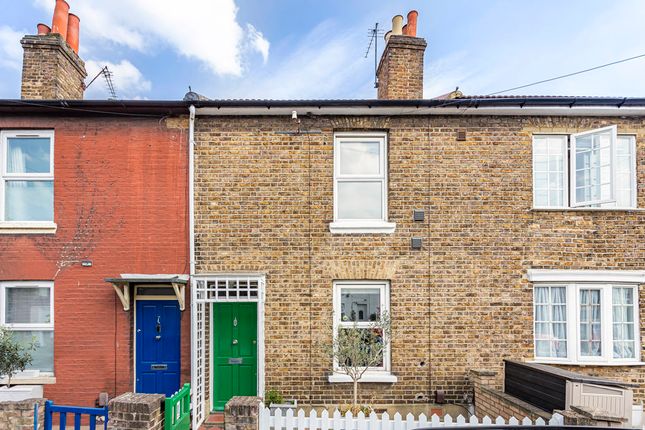 Holly Road, Hounslow, TW3 2 bed terraced house for sale