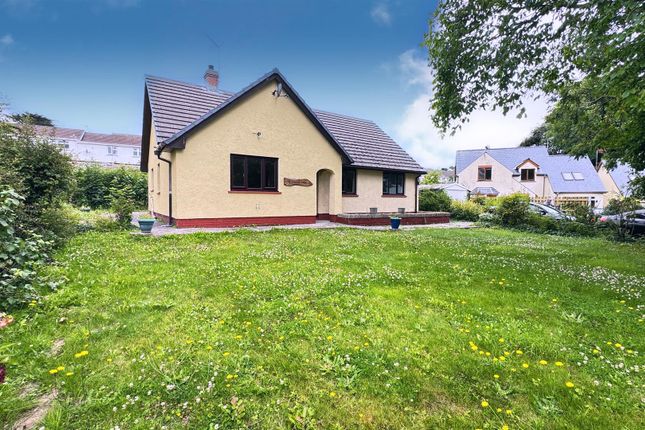 Woodside Grove, Pembroke 4 bed detached bungalow for sale