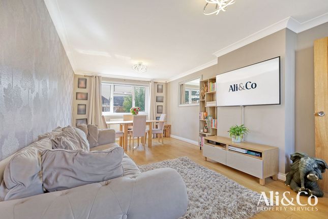 Goddard Road, Grays 3 bed terraced house for sale
