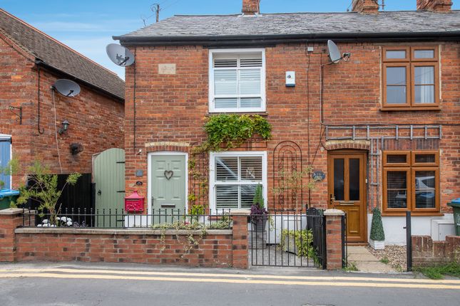 Waddesdon, Aylesbury HP18 2 bed end of terrace house for sale