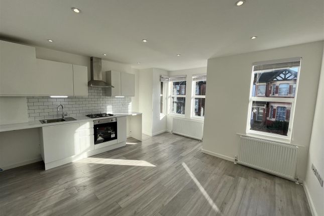 Harlesden Road, Willesden 2 bed flat for sale