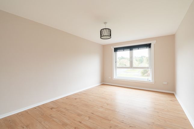 2 bedroom ground floor flat for sale
