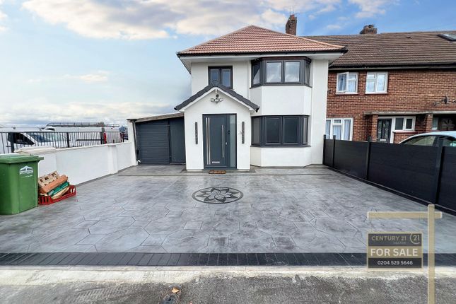 Station Crescent, ASHFORD TW15 3 bed end of terrace house for sale