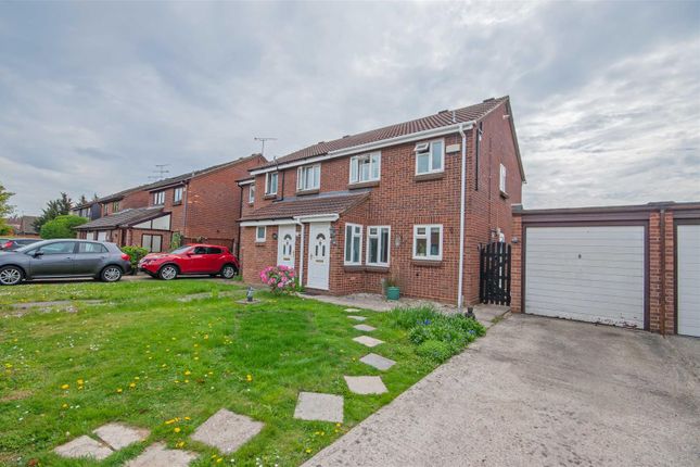 Beardsley Drive, Chelmsford 3 bed semi