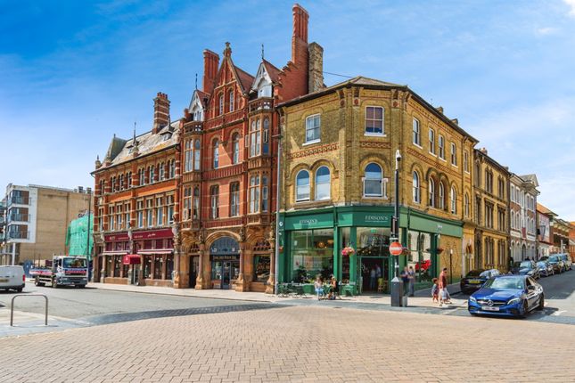 Studio flat for sale