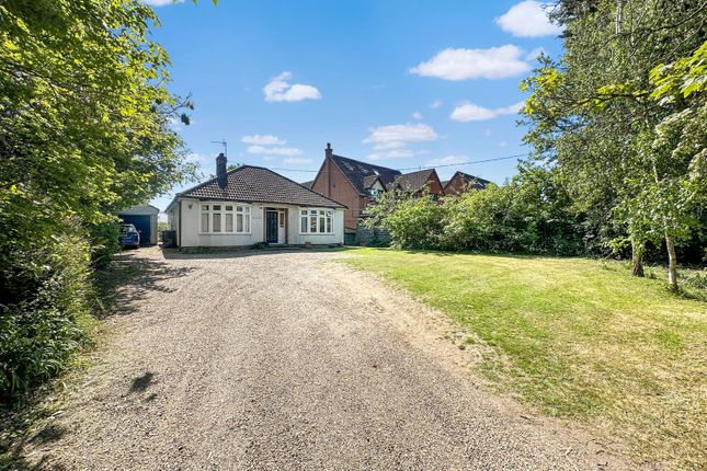 London Road, Braintree CM77 3 bed detached bungalow for sale