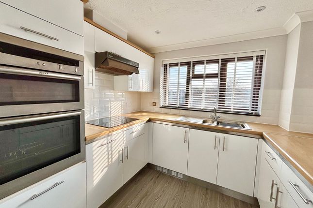 Church Hill Place, Hillborough Close... 2 bed flat for sale