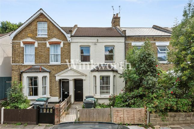 Grove Park Road, London, N15 2 bed apartment for sale
