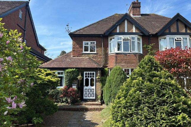 Durgates, Wadhurst, East Sussex, TN5 3 bed semi