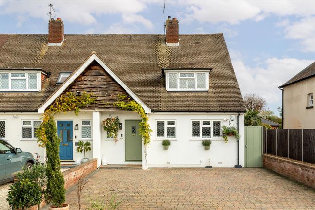 Hatch Close, Addlestone KT15 3 bed house for sale