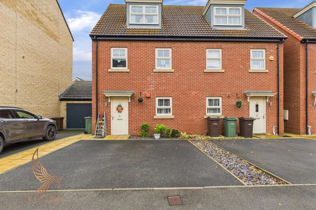 Seals Drive, Pontefract WF7 3 bed semi