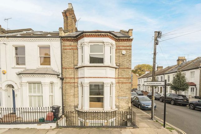 Alkerden Road, London W4 3 bed flat for sale
