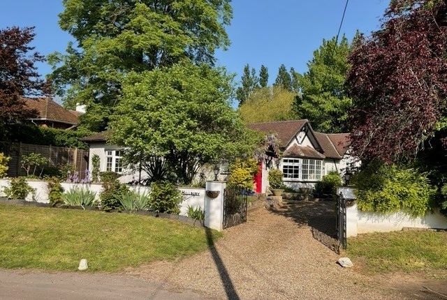 Halls Lane, Waltham St Lawrence, Reading 4 bed detached bungalow for sale