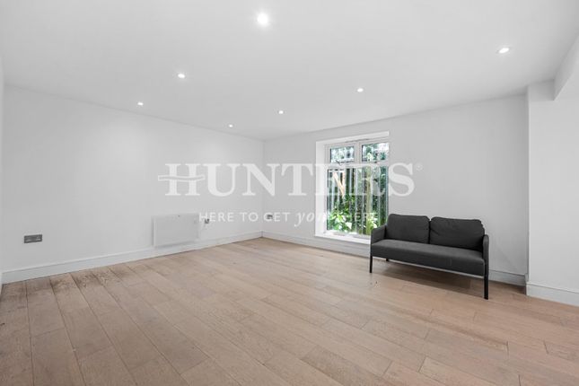 Waterloo Road, London, NW2 2 bed apartment for sale