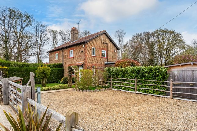 Skinners Lane, Edenbridge, Kent 2 bed semi