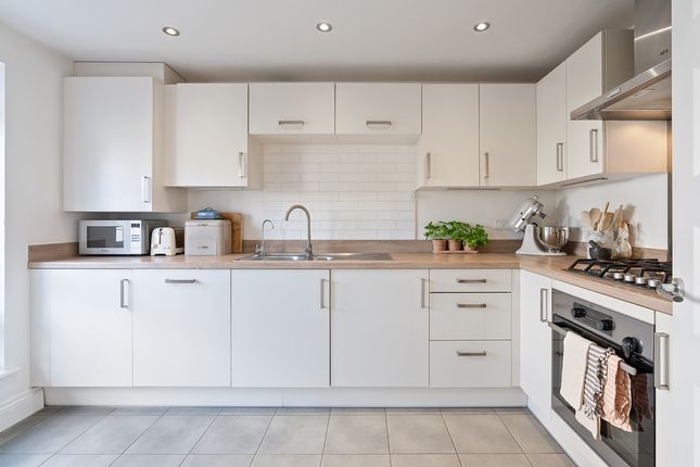 Fullbrook Avenue, Reading, RG7 3 bed semi