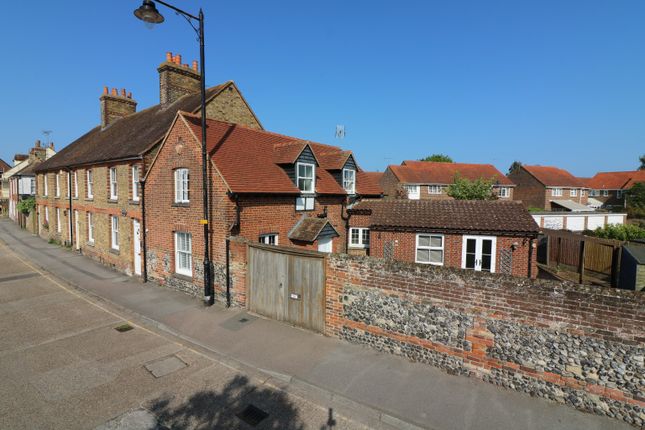 Sandwich, Kent, CT13 6 bed end of terrace house for sale