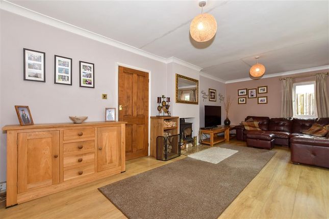4 bed detached house