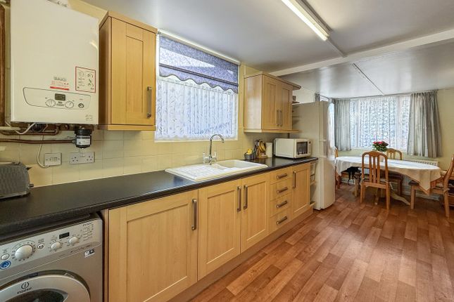 Humber Doucy Lane, Ipswich IP4 2 bed bungalow for sale