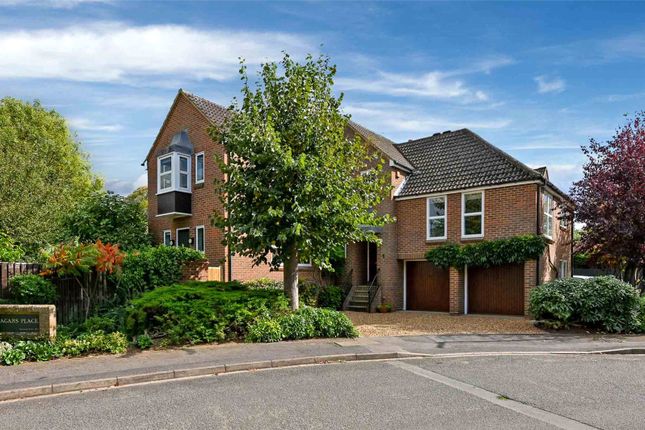 Agars Place, Datchet, Berkshire, SL3 5 bed detached house for sale