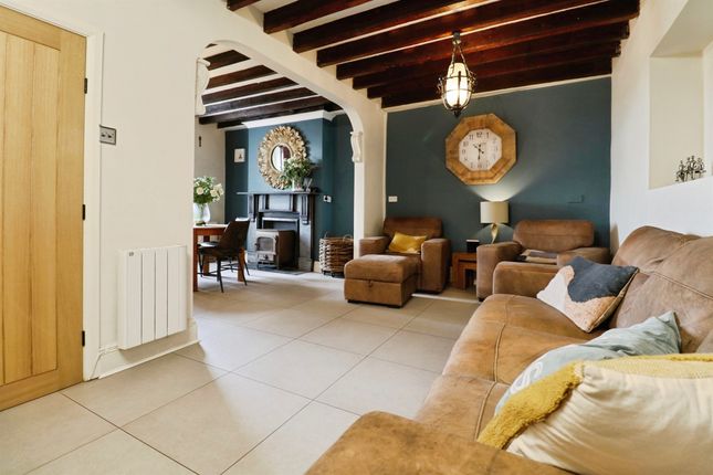 4 bedroom end of terrace house for sale