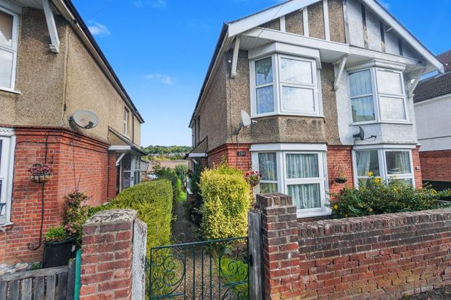 Abercromby Avenue, High Wycombe HP12 3 bed semi