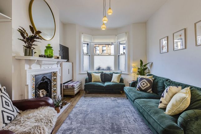 Livingstone Road, London N13 4 bed terraced house for sale