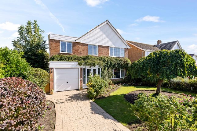 Southmead Close, Folkestone, CT19 5 bed detached house for sale