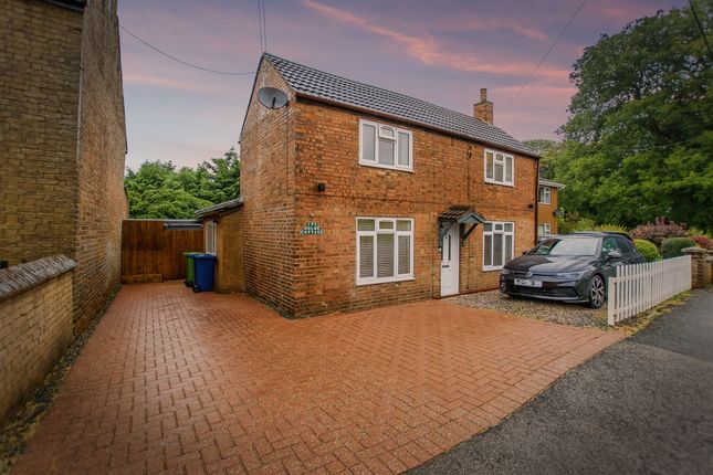 2 bedroom detached house for sale