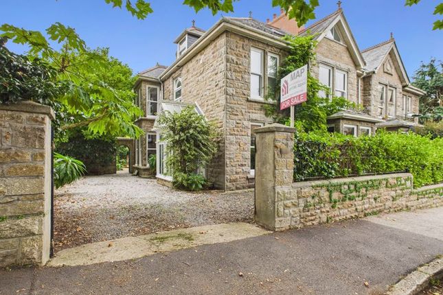 6 bedroom house for sale