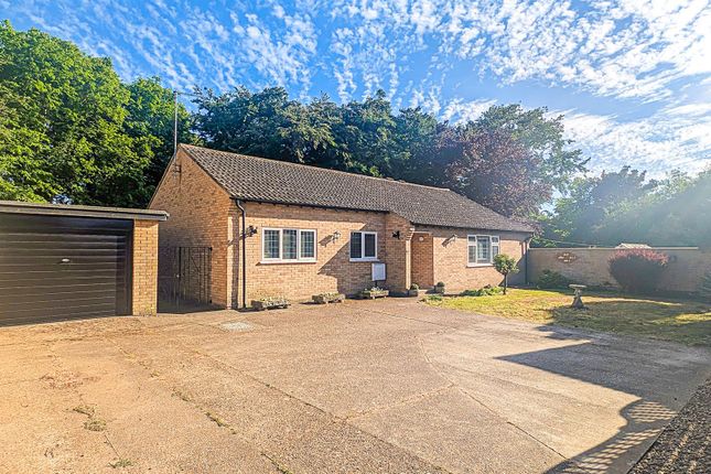 Elliott Close, Newmarket CB8 3 bed detached bungalow for sale