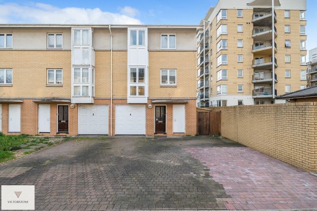 4 bedroom end of terrace house for sale