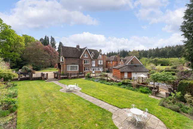 Redlands Bank House, Horsham Road... 6 bed semi