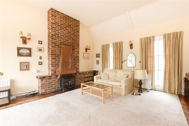 4 bedroom link detached house for sale