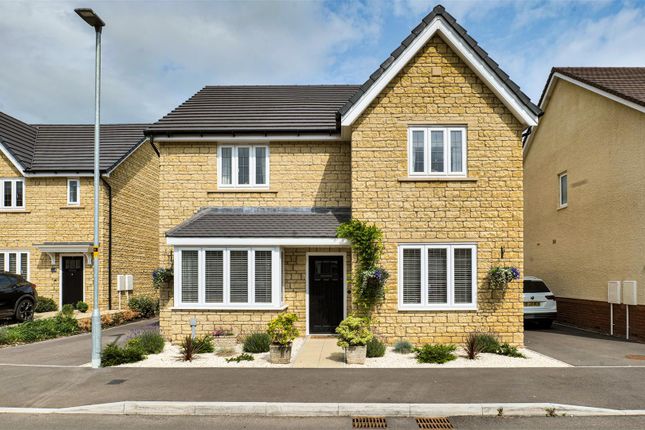Chervil Avenue, Melksham SN12 4 bed detached house for sale