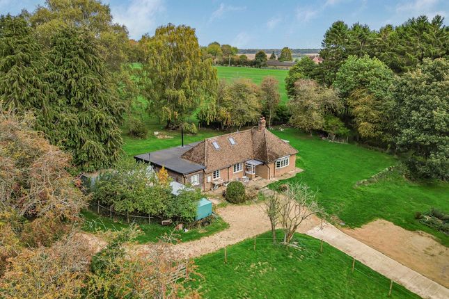 Beacon Road, Ringshall, Berkhamsted, HP4 3 bed detached bungalow for sale