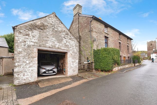 School Road, Brecon LD3 5 bed detached house for sale