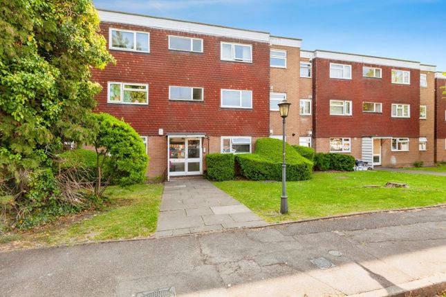 Tithe Court, Slough SL3 2 bed apartment for sale