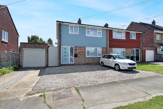 Rosemary Avenue, Braintree, CM7 3 bed semi